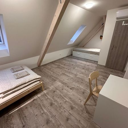 Apartmany Monastery Suites Zirec Dvur Králové nad Labem Exterior foto
