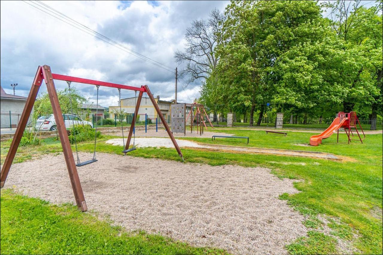 Apartmany Monastery Suites Zirec Dvur Králové nad Labem Exterior foto