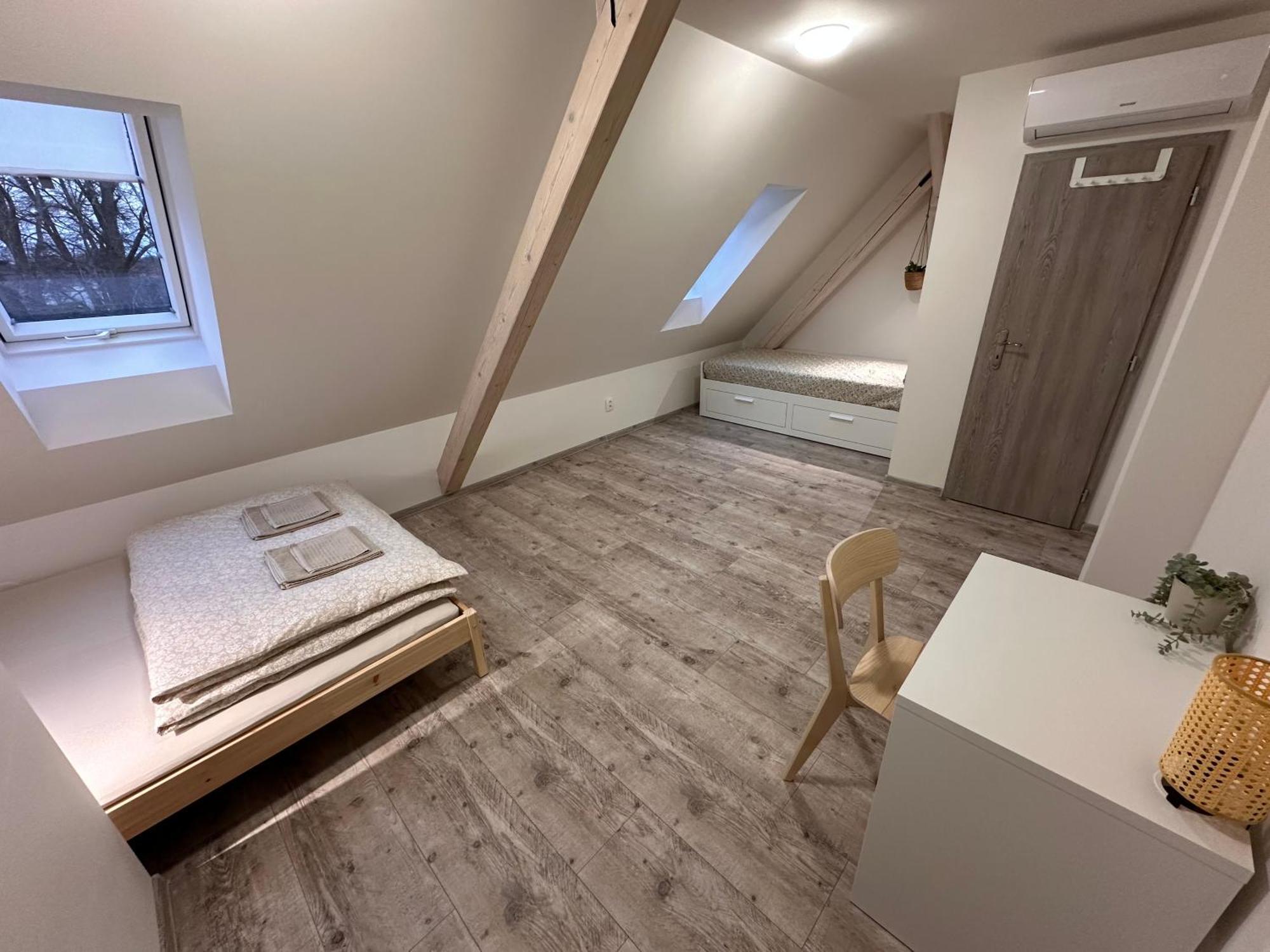 Apartmany Monastery Suites Zirec Dvur Králové nad Labem Exterior foto